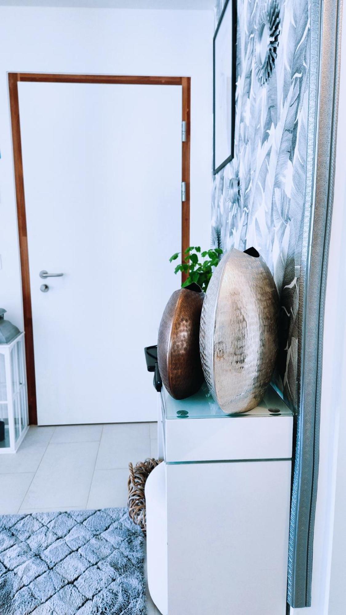 Stand-in Apartment *
