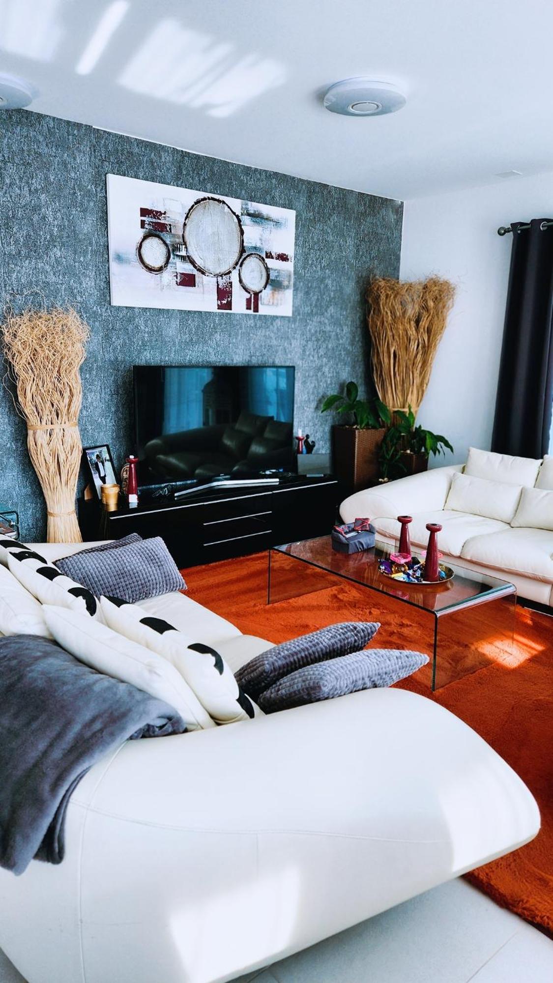 Stand-in Apartment